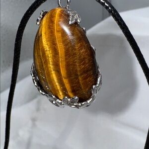Elegant Silver and Brown Pendant Necklace